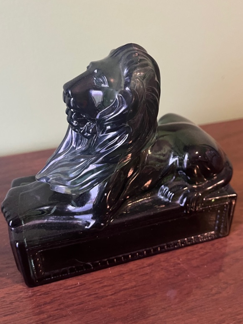 Avon Black Glass Lion